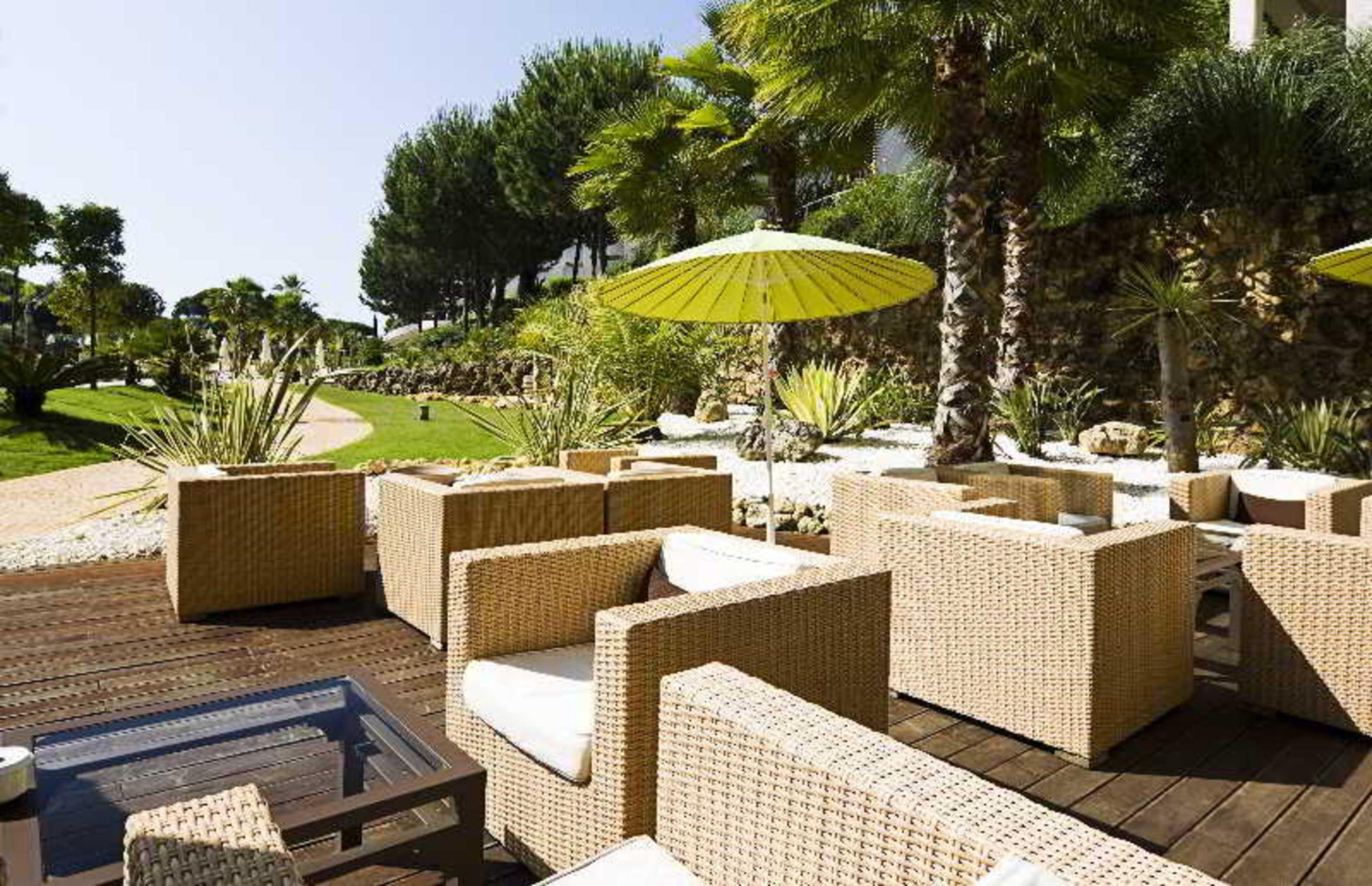 Precise Resort El Rompido-The Hotel Exterior photo Garden furniture