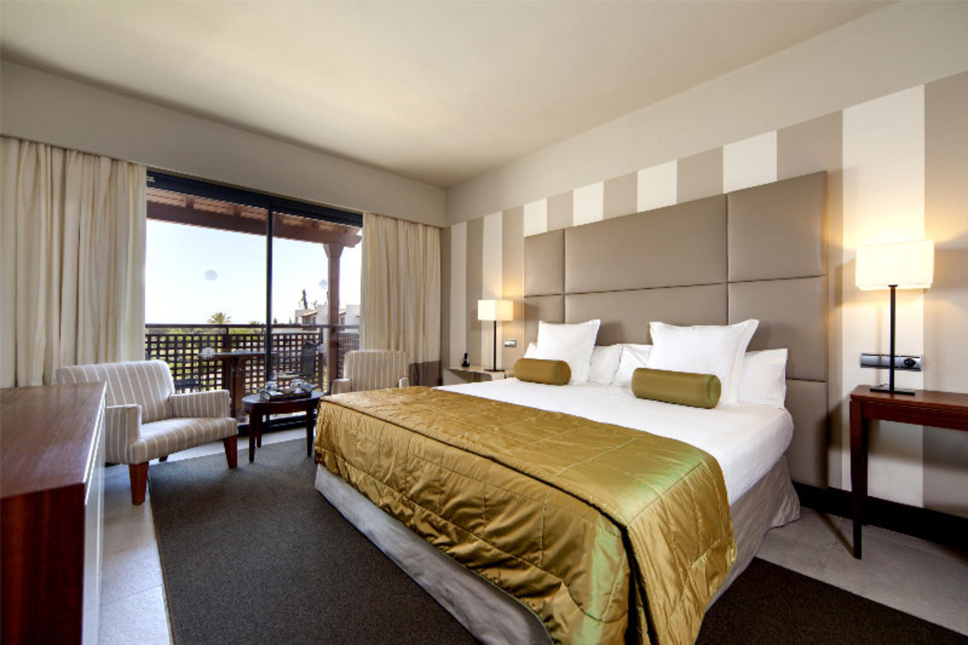 Precise Resort El Rompido-The Hotel Exterior photo A bedroom at the hotel