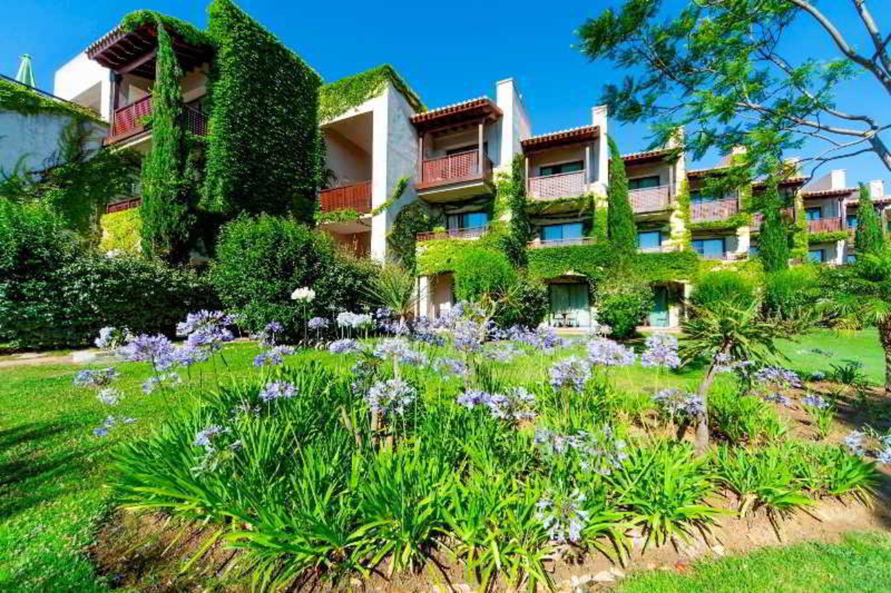 Precise Resort El Rompido-The Hotel Exterior photo The hotel's garden
