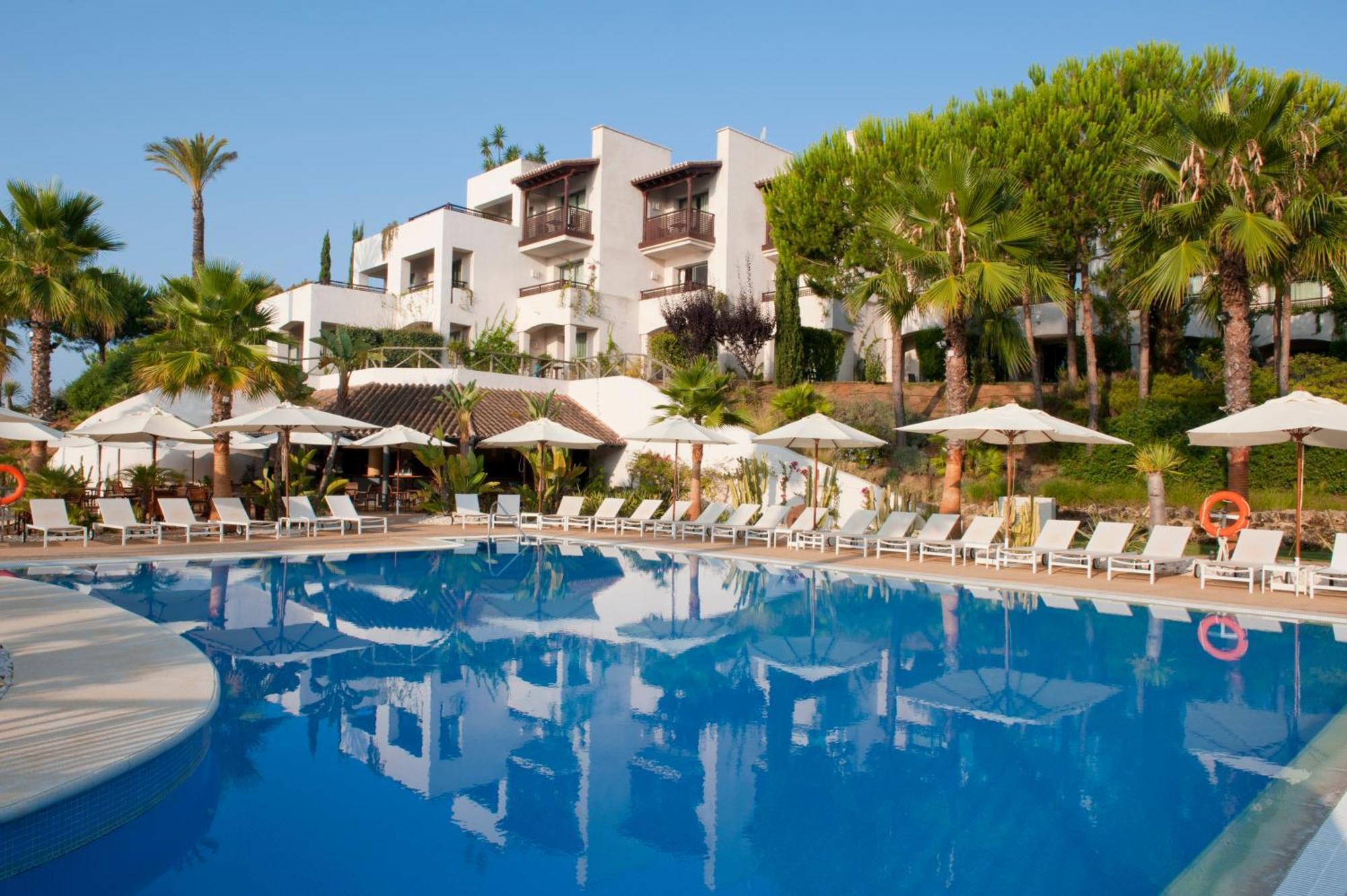 Precise Resort El Rompido-The Hotel Exterior photo The hotel's swimming pool