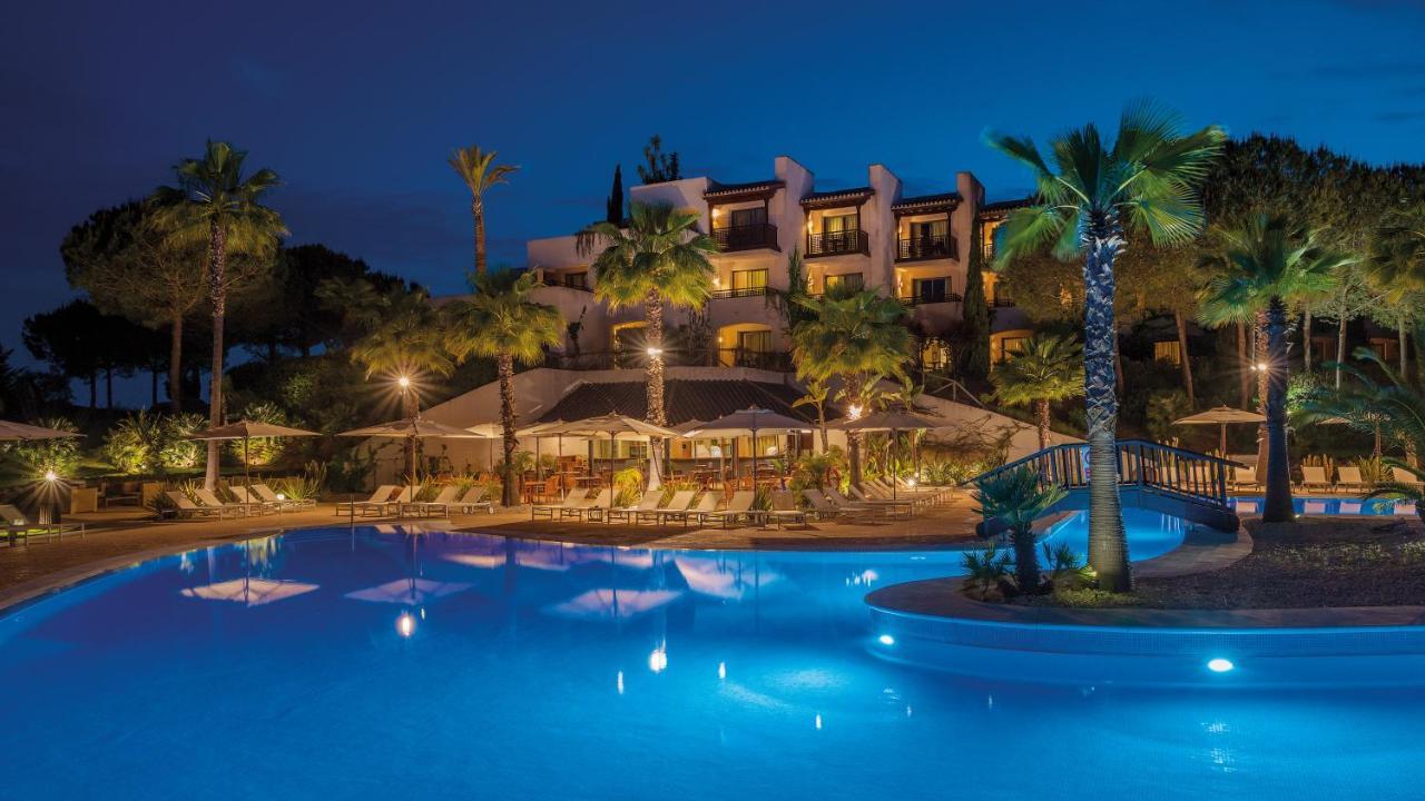 Precise Resort El Rompido-The Hotel Exterior photo The resort at night