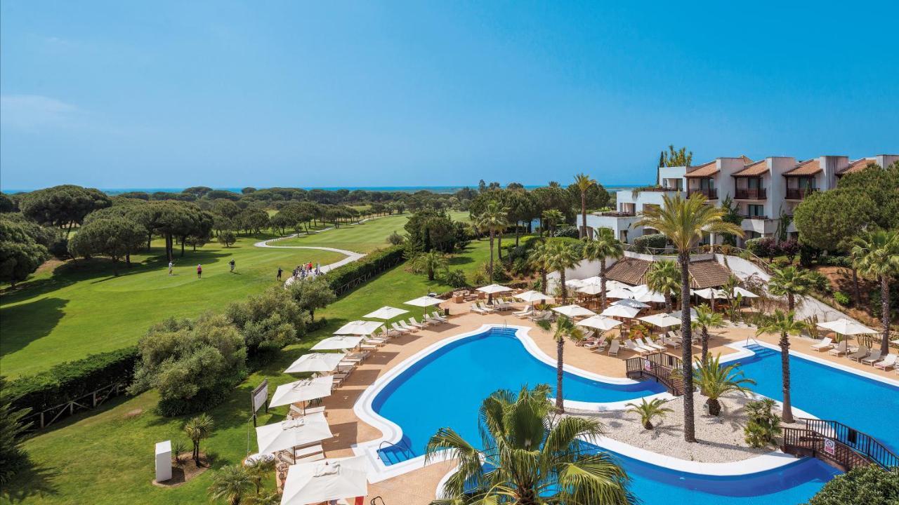 Precise Resort El Rompido-The Hotel Exterior photo Golf course at the resort